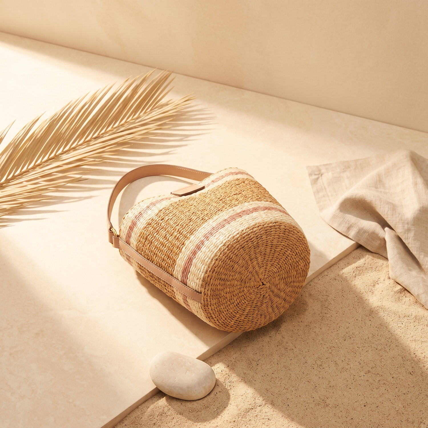 Round Bucket Straw Bags