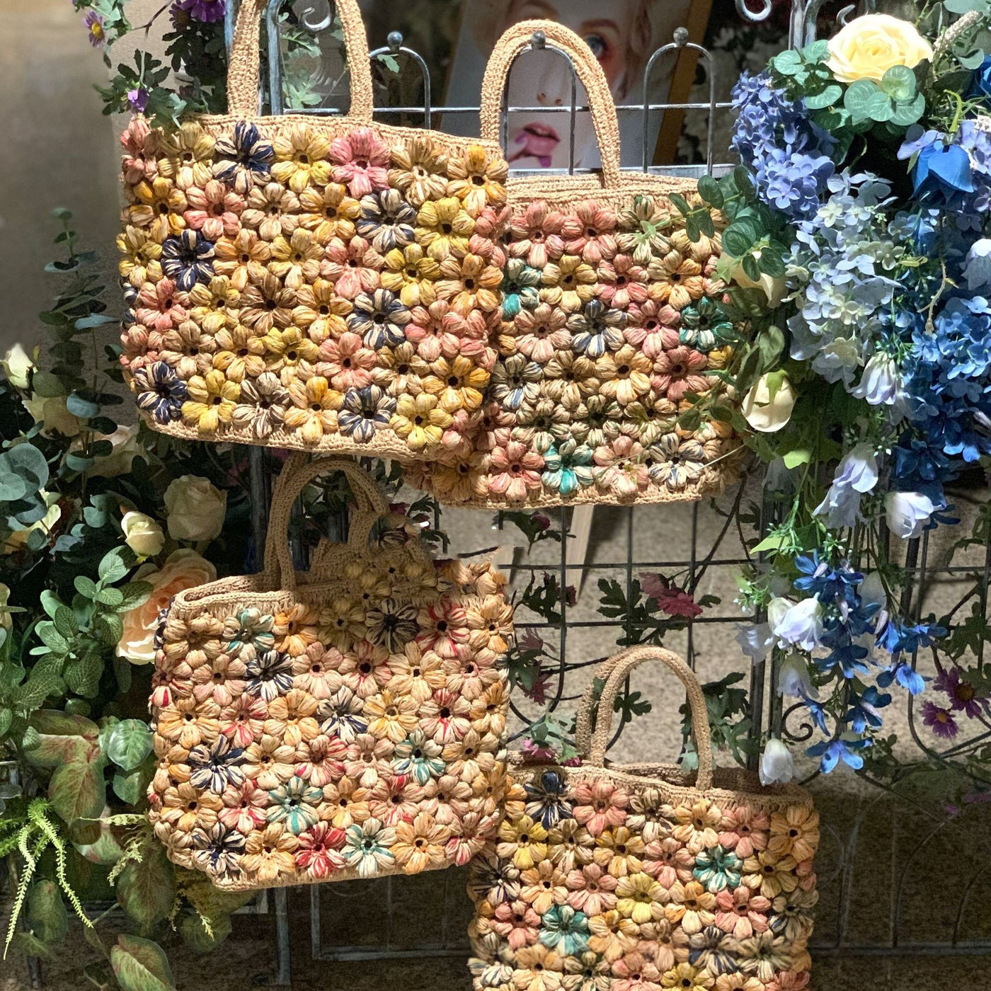 High-quality Raffia Handbag With Color-blocking