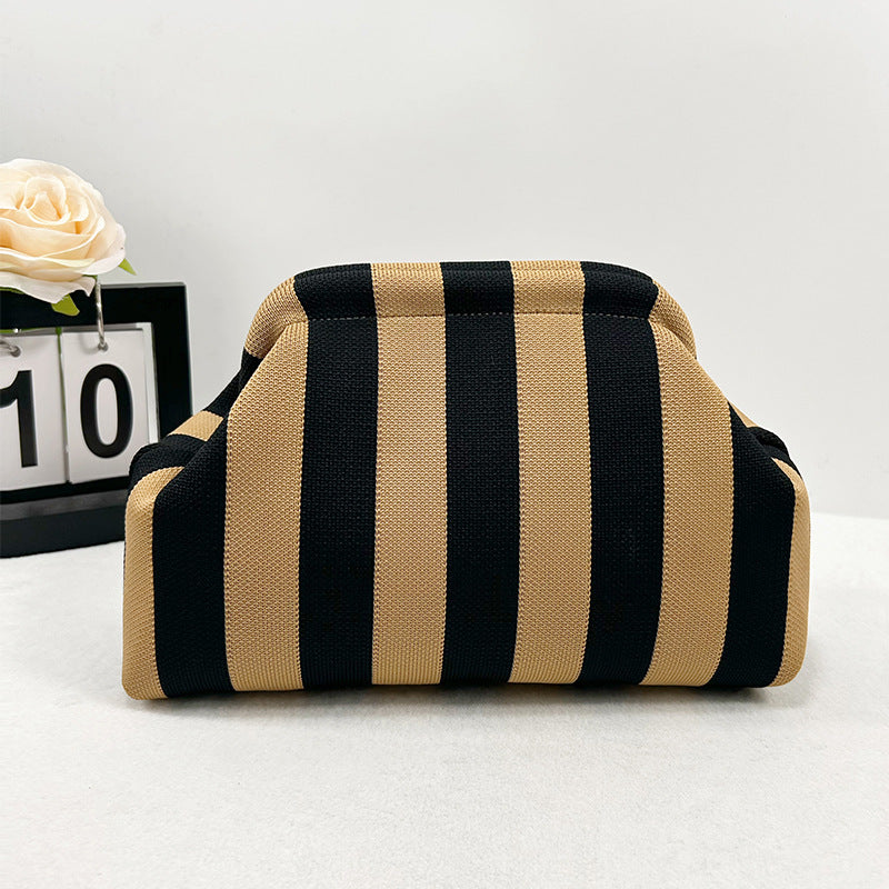 Nerja - Straw Clutch