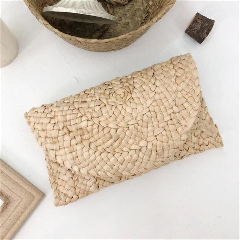 Conil - Straw Clutch