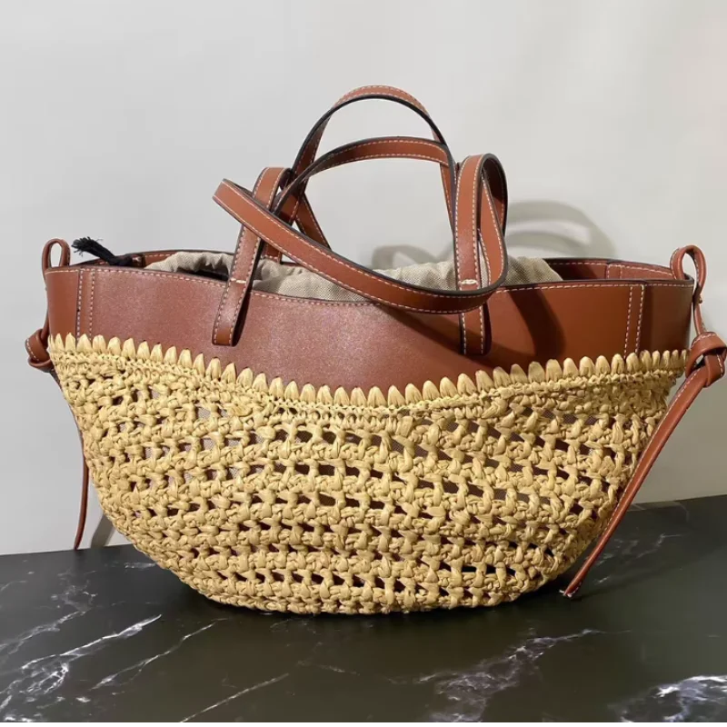 Gythio - Straw Bucket Bag