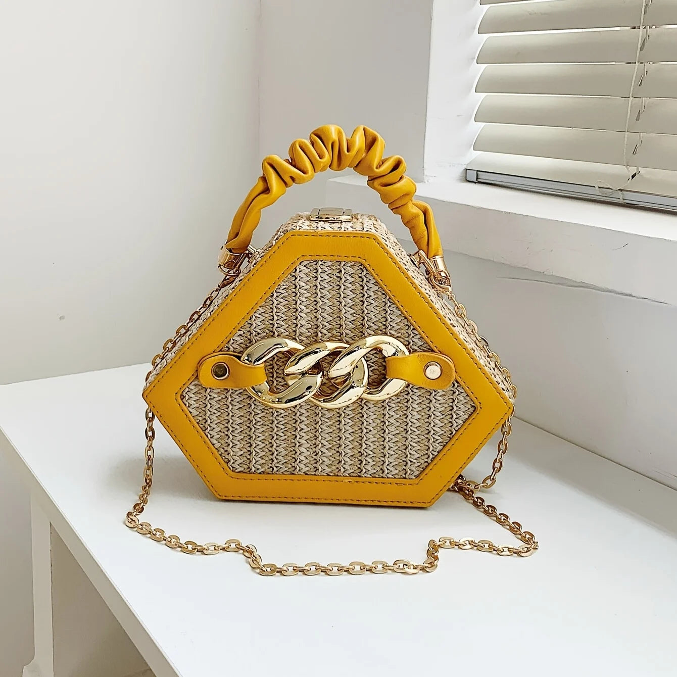 Hydra - Straw Clutch