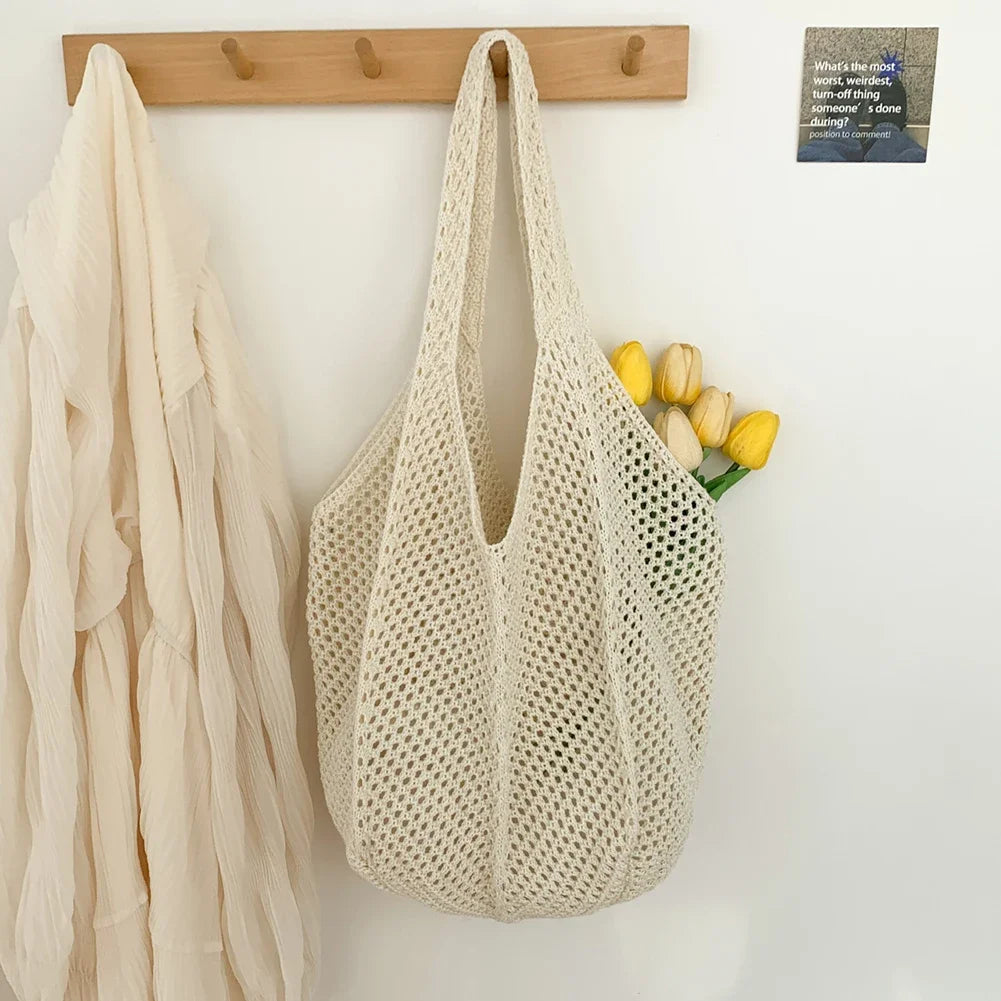 Koroni - Rattan Clutch