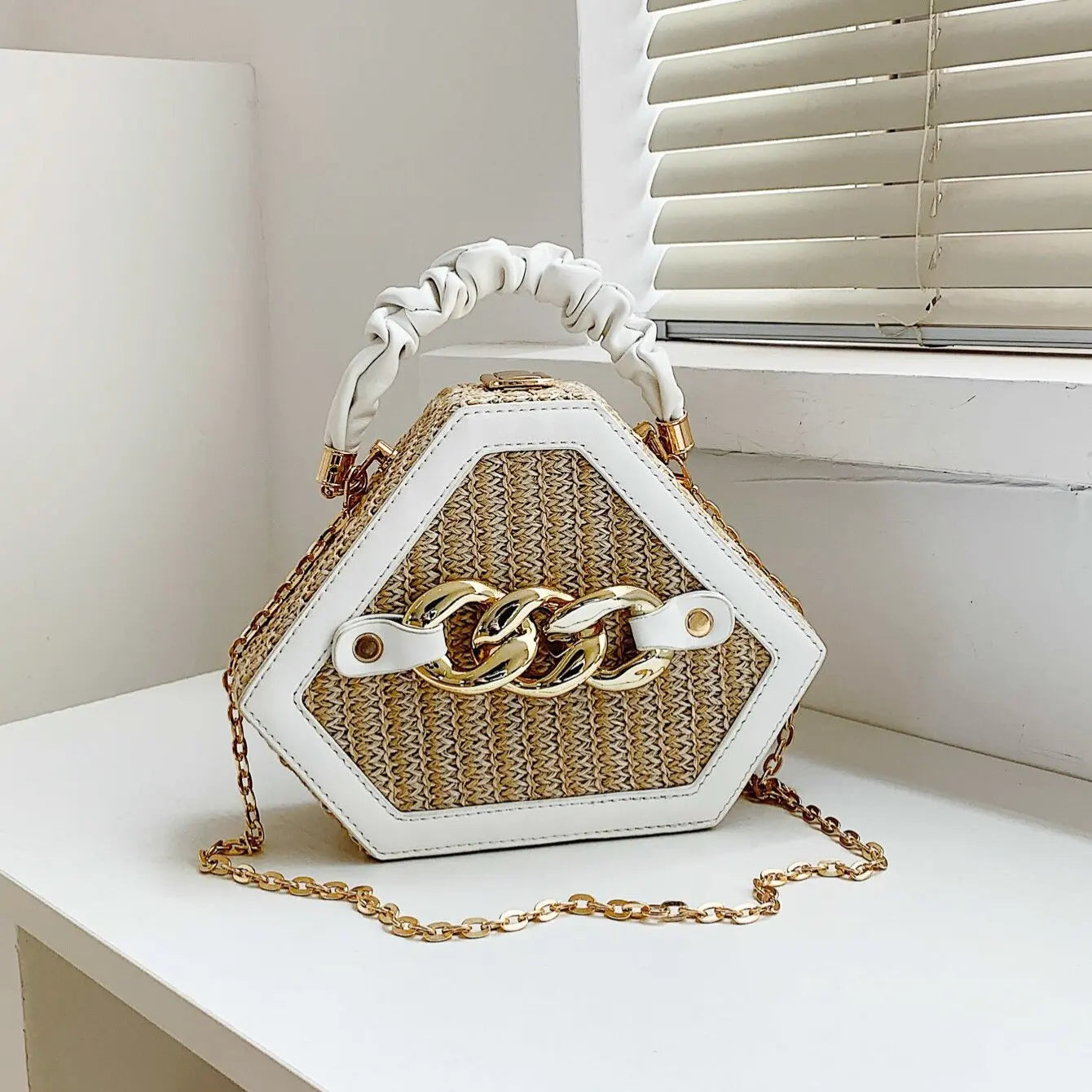Hydra - Straw Clutch
