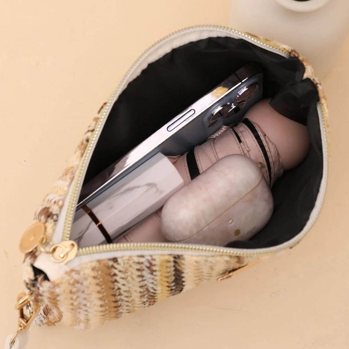 Naxos - Straw Clutch
