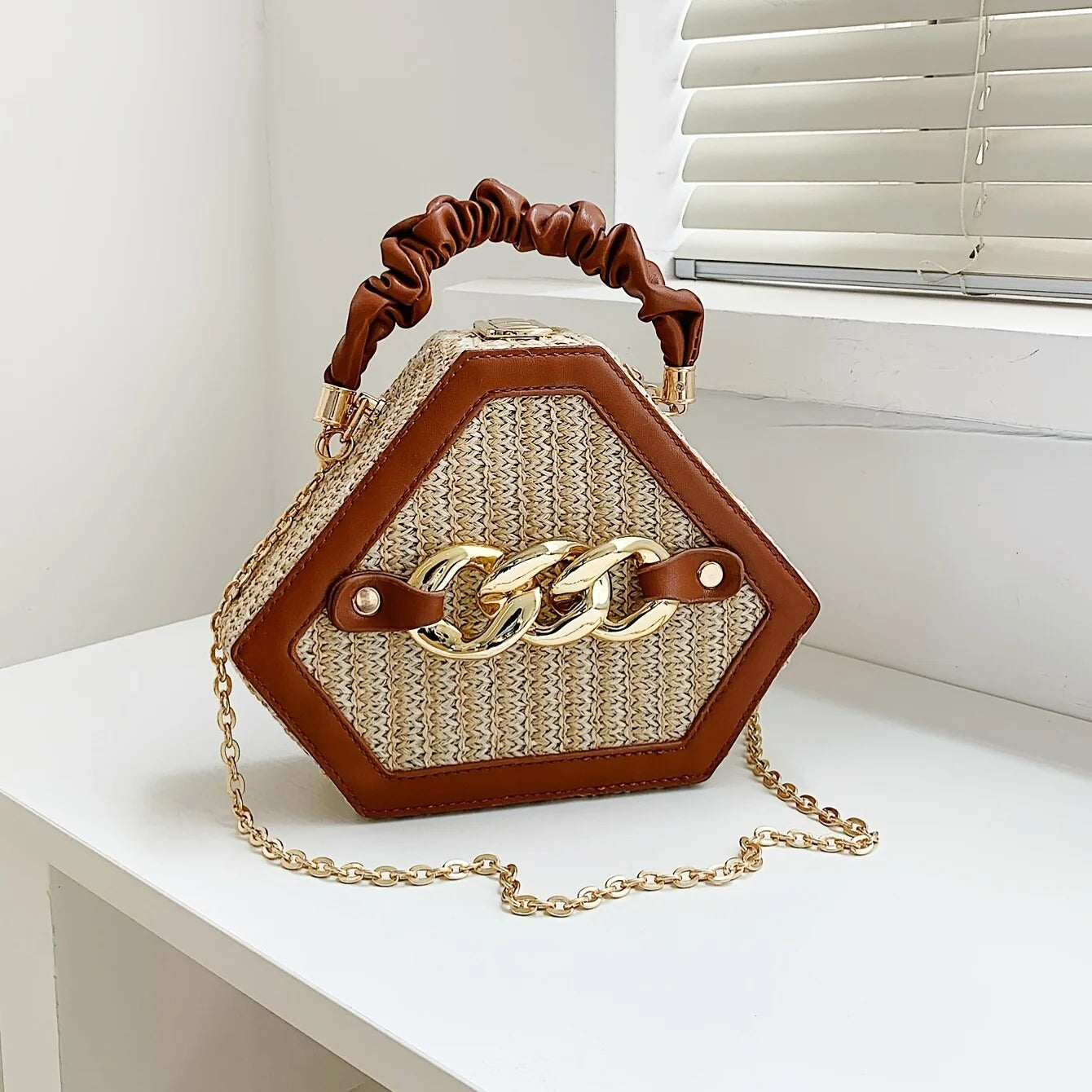 Hydra - Straw Clutch