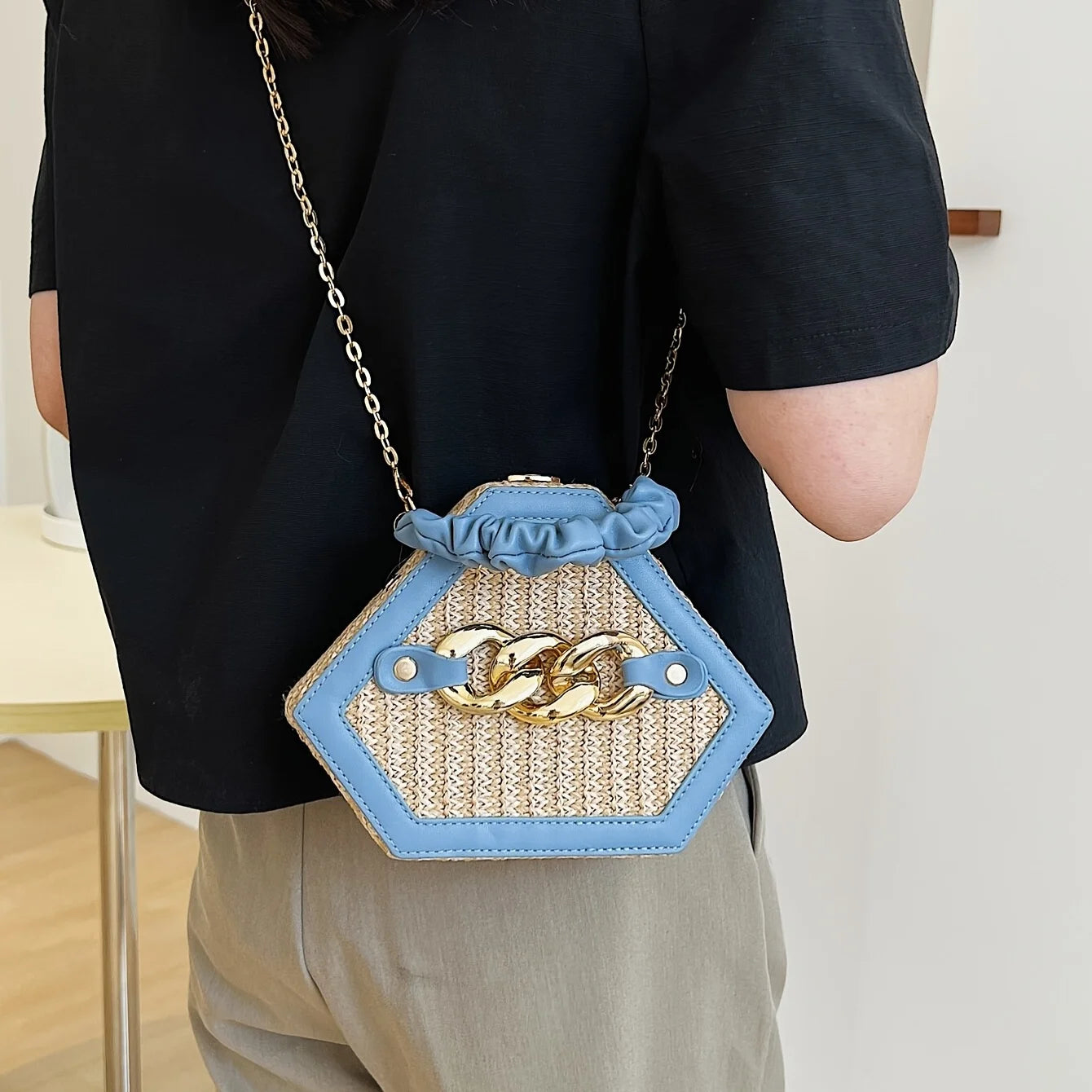 Hydra - Straw Clutch