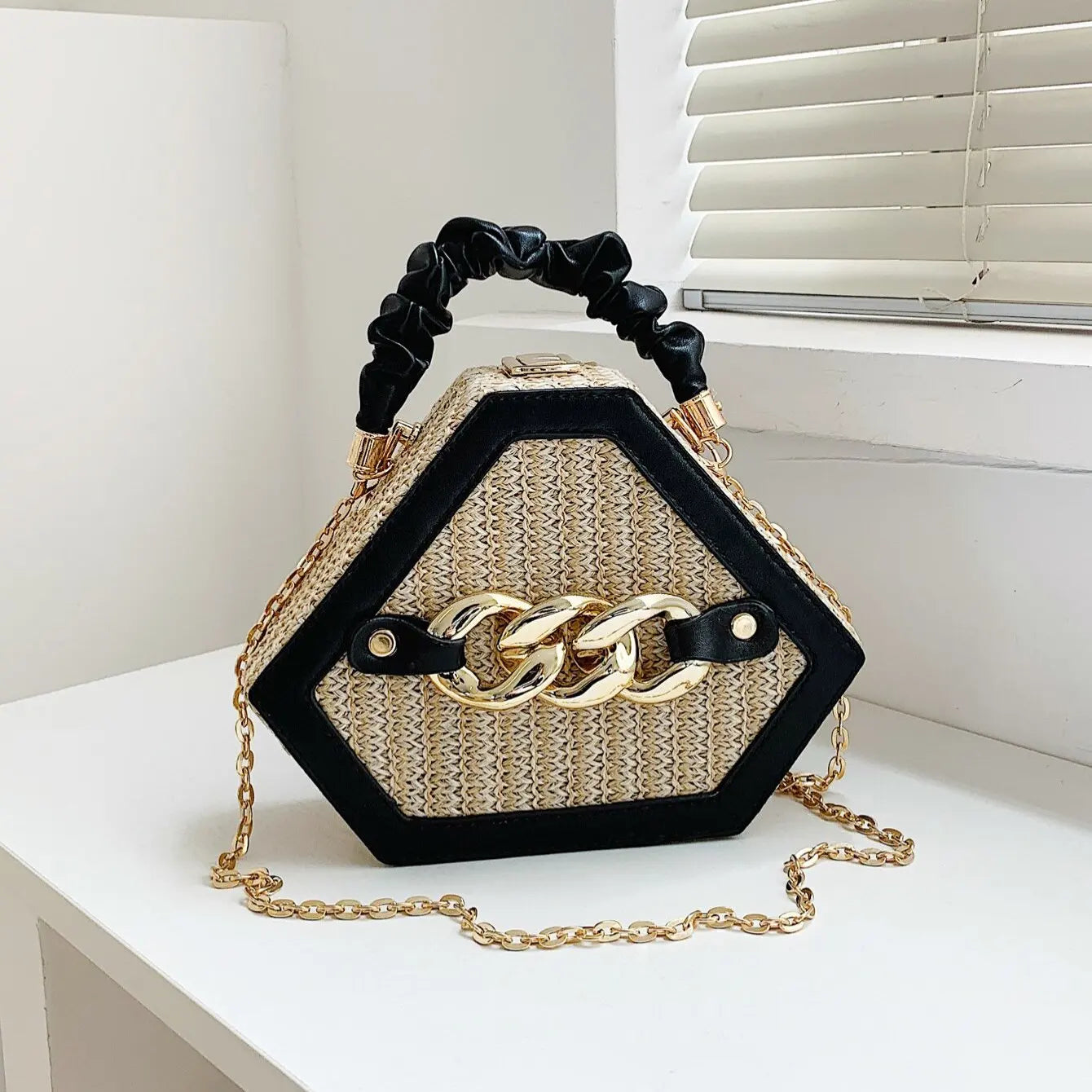 Hydra - Straw Clutch