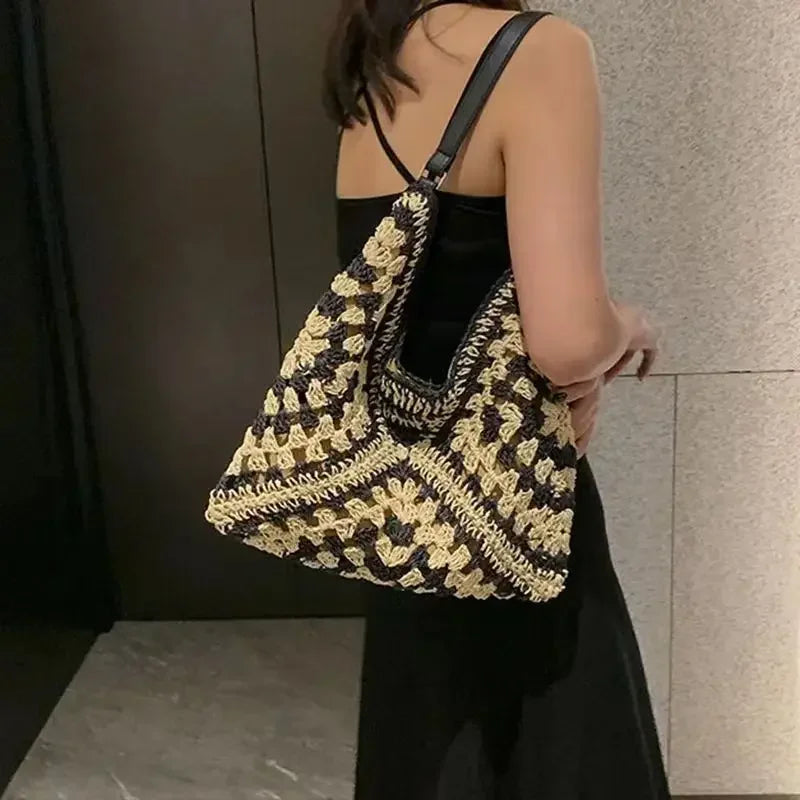 Vence - Straw Beach Tote in Black