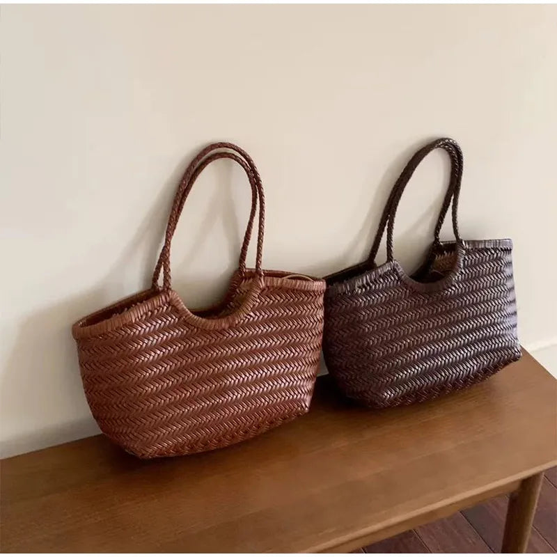 Gythio - Straw Bucket Bag