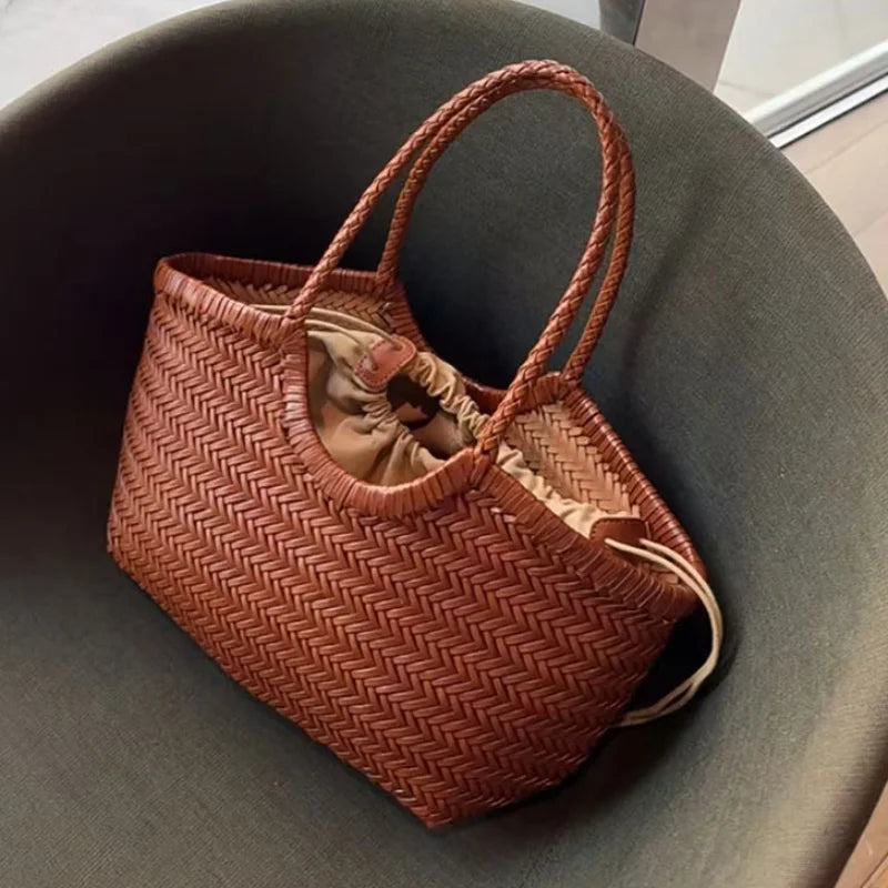 Gythio - Straw Bucket Bag