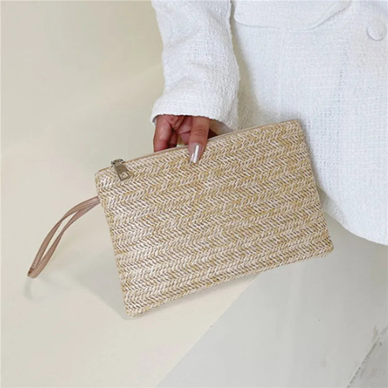 Paros - Straw Clutch