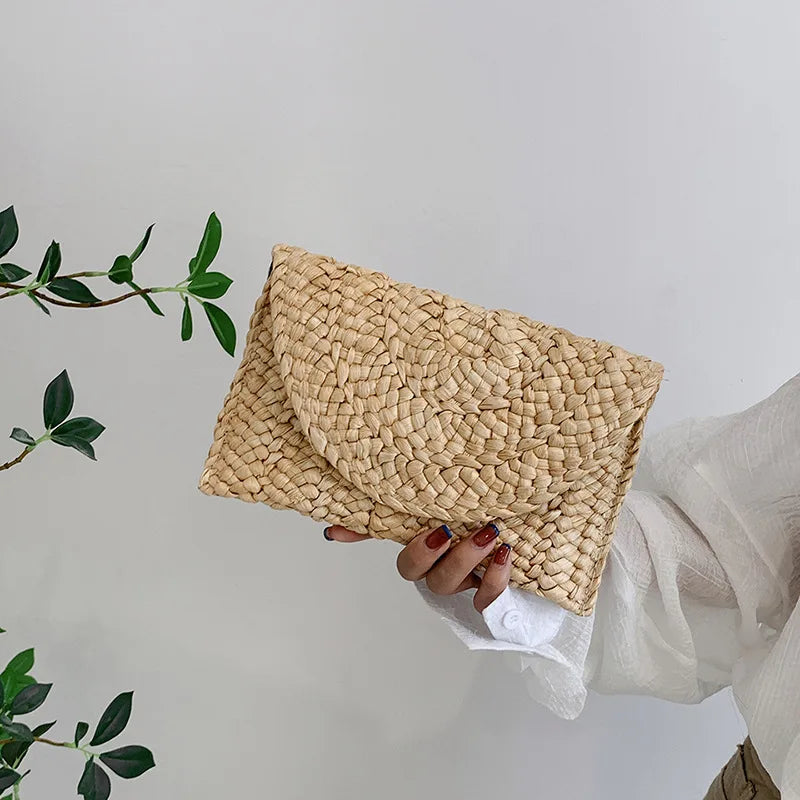 Conil - Straw Clutch