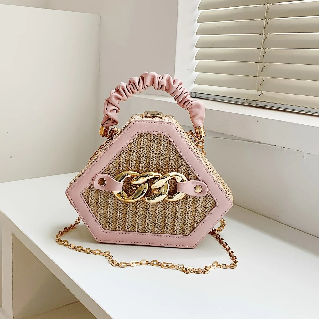 Hydra - Straw Clutch