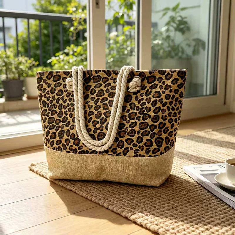 Calvi - Straw Beach Tote in Leopard Print