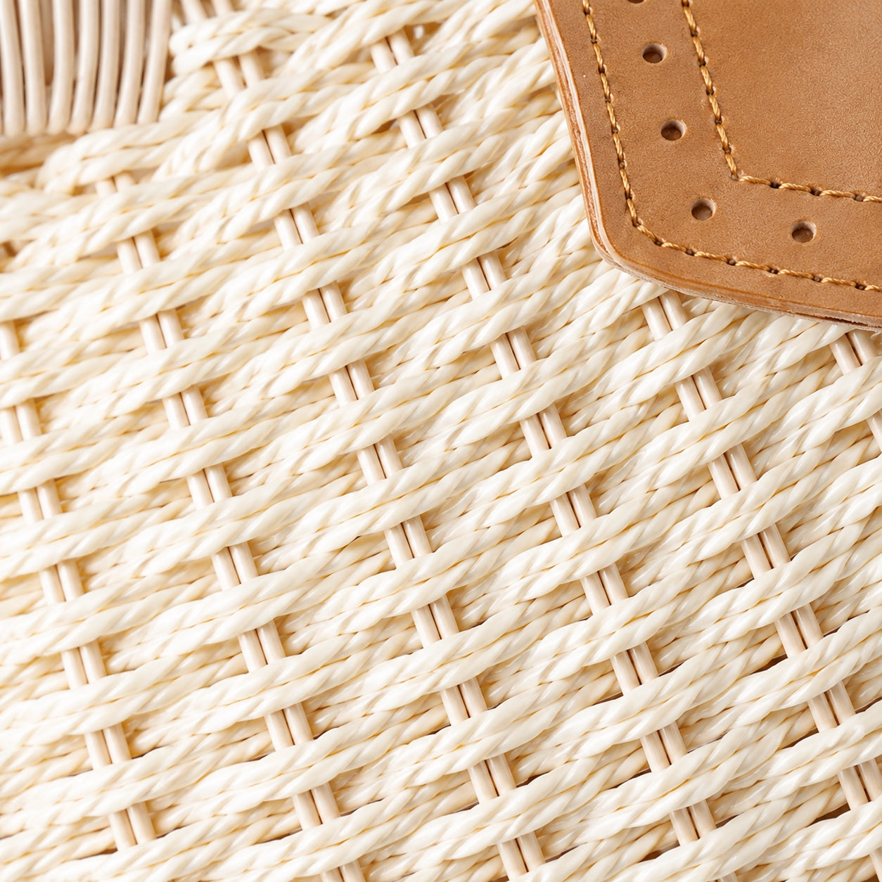 Hondarribia - Rattan Clutch, close-up material detail
