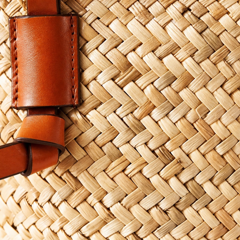 Patmos - Rattan Crossbody Bag in Brown, close-up material detail